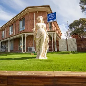 hamiltons-townhouse-motel.hotels-canberra.com/