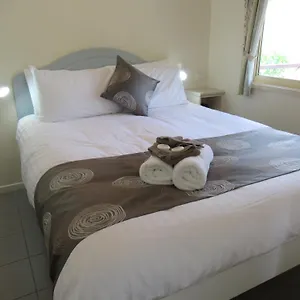 big4-cairns-crystal-cascades-holiday-park-redlynch.cairnshotels4all.com/